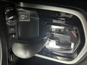 Nissan Navara 2.5DDTi double cab LE Plus 4x4 - Image 18