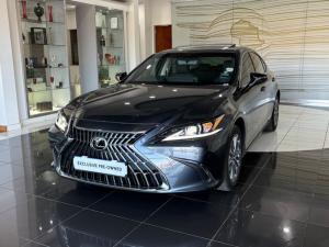 Lexus ES 300h EX - Image 2