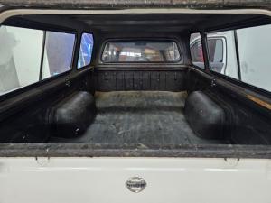Nissan NP300 Hardbody 2.5TDi (aircon) - Image 3