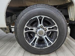 Nissan NP300 Hardbody 2.5TDi (aircon) - Image 5