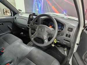 Nissan NP300 Hardbody 2.5TDi (aircon) - Image 6
