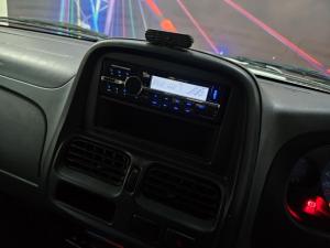 Nissan NP300 Hardbody 2.5TDi (aircon) - Image 7