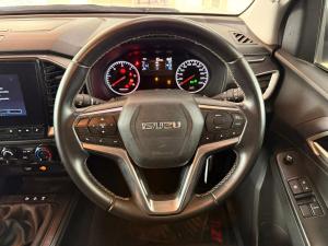 Isuzu D-Max 1.9TD Extended cab LS manual - Image 13