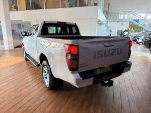 Isuzu D-Max 1.9TD Extended cab LS manual - Image 4