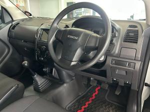 Isuzu D-Max Gen 6 250c single cab Fleetside - Image 13