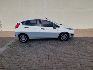 Ford Fiesta 5-door 1.0T Ambiente - Image 3