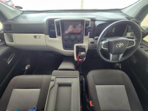 Toyota Quantum 2.8 LWB panel van manual - Image 10