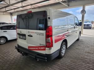 Toyota Quantum 2.8 LWB panel van manual - Image 2