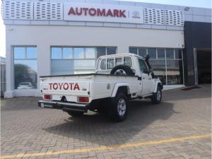 Toyota Land Cruiser 79 4.5D-4D LX V8 single cab - Image 2