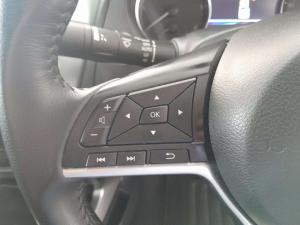 Nissan Navara 2.5DDTI LE/LE Plus automatic D/C - Image 15