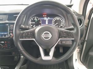Nissan Navara 2.5DDTI LE/LE Plus automatic D/C - Image 20