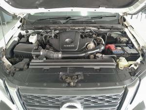 Nissan Navara 2.5DDTI LE/LE Plus automatic D/C - Image 9