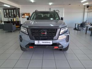 Nissan Navara 2.5DDTI PRO-2X automatic D/C - Image 2