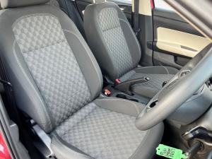 Volkswagen Polo sedan 1.6 manual - Image 12