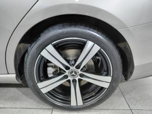 Mercedes-Benz C-Class C220d Avantgarde - Image 19