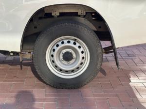 Toyota Hilux 2.0 single cab S (aircon) - Image 6