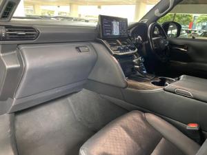Toyota Land Cruiser 300 3.5T ZX - Image 11