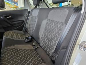 Volkswagen Polo Vivo hatch 1.6 Style - Image 10