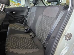 Volkswagen Polo Vivo hatch 1.6 Style - Image 16