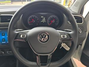 Volkswagen Polo Vivo hatch 1.6 Style - Image 9