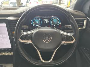 Volkswagen Amarok 3.0TDI V6 double cab Aventura 4Motion - Image 11