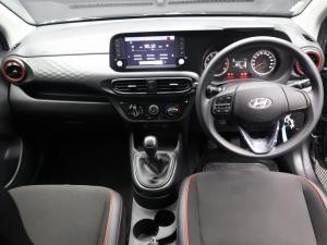 Hyundai Grand i10 1.0 Premium hatch - Image 8