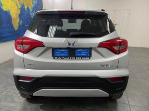 Mahindra XUV300 1.5TD W8 - Image 6