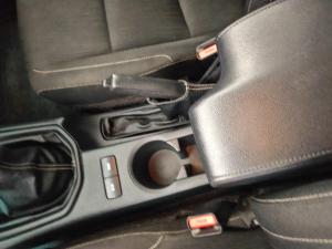 Toyota Hilux 2.4GD-6 double cab 4x4 Raider manual - Image 20