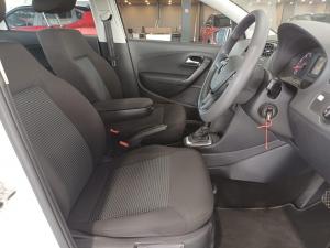 Volkswagen Polo Vivo hatch 1.6 Comfortline auto - Image 11