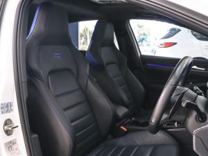 Volkswagen Golf R - Image 27
