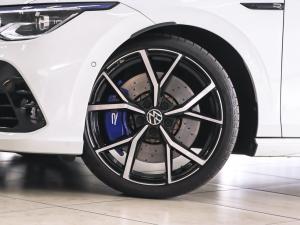 Volkswagen Golf R - Image 2