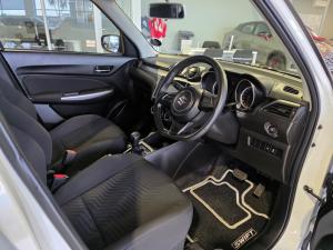 Suzuki Swift 1.2 GLX auto - Image 9