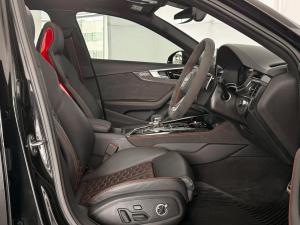 Audi RS4 Avant quattro - Image 13