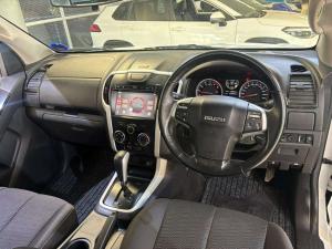 Isuzu D-Max 300 3.0TD Extended cab LX auto - Image 11