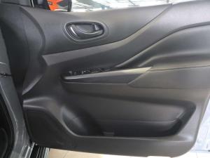 Nissan Navara 2.5DDTI PRO-4X 4X4 automatic D/C - Image 17