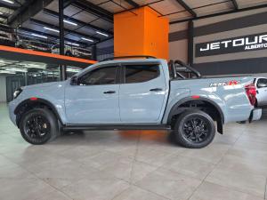 Nissan Navara 2.5DDTI PRO-4X 4X4 automatic D/C - Image 4