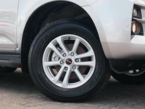 Isuzu D-Max 1.9TD double cab LS auto - Image 2