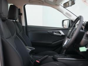 Isuzu D-Max 1.9TD double cab LS auto - Image 7