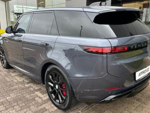 Land Rover Range Rover Sport D350 Dynamic SE - Image 4