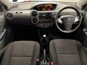 Toyota Etios hatch 1.5 Sprint - Image 6