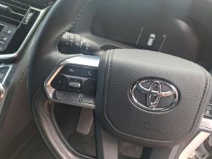 Toyota Land Cruiser 300 3.3D GR-Sport - Image 9