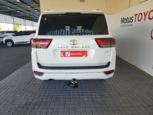 Toyota Land Cruiser 300 3.3D ZX - Image 5