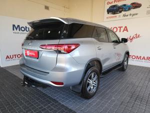 Toyota Fortuner 2.4GD-6 manual - Image 2