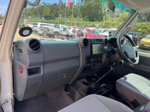 Toyota Land Cruiser 79 4.5D-4D V8 double cab LX - Image 7
