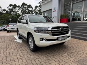 Toyota Land Cruiser 200 4.5D-4D V8 VX-R - Image 1