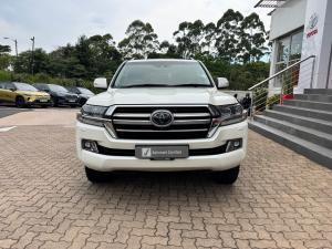Toyota Land Cruiser 200 4.5D-4D V8 VX-R - Image 4