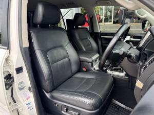Toyota Land Cruiser 200 4.5D-4D V8 VX-R - Image 15