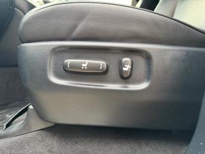 Toyota Land Cruiser 200 4.5D-4D V8 VX-R - Image 17