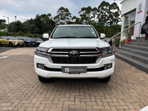 Toyota Land Cruiser 200 4.5D-4D V8 VX-R - Image 4