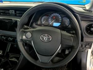 Toyota Corolla Quest 1.8 Plus manual - Image 11